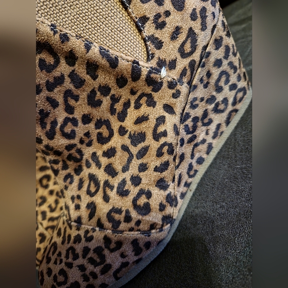 DUNES Suede Cheetah Print wedge booties sz8.5 - Picture 6 of 10